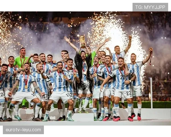 阿根廷队体能状态出色,持续强化备战提升世界杯竞争力 阿根廷队体能状态出色,持续强化备战提升世界杯竞争力