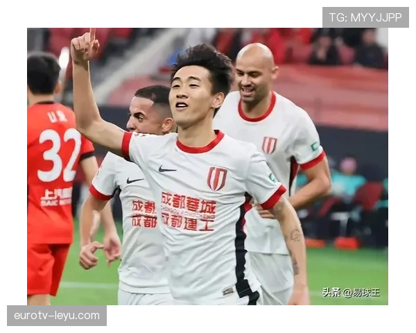 韦世豪精彩射门助力球队逆转胜利,表现稳健赢得关注 韦世豪精彩射门助力球队逆转胜利,表现稳健赢得关注